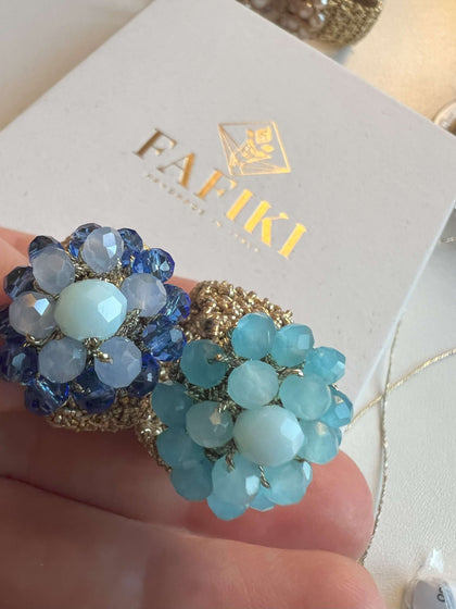 Anello elastico "Fiore di Vita" fatto a mano, un regalo di Natale perfetto per lei. Questo accessorio artigianale celebra la natura e offre un tocco unico al suo look. Si adatta a tutte le misure ed è ideale per chi ama la bellezza e l'unicità