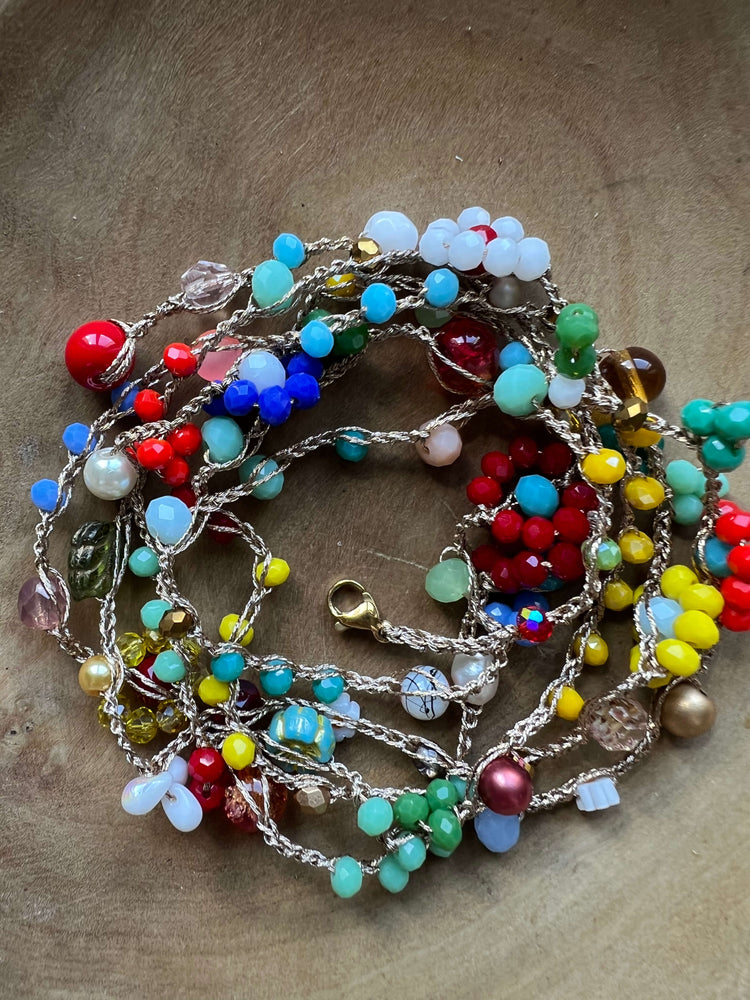 Spring Collection – Collane floreali leggere, eleganza che sboccia.