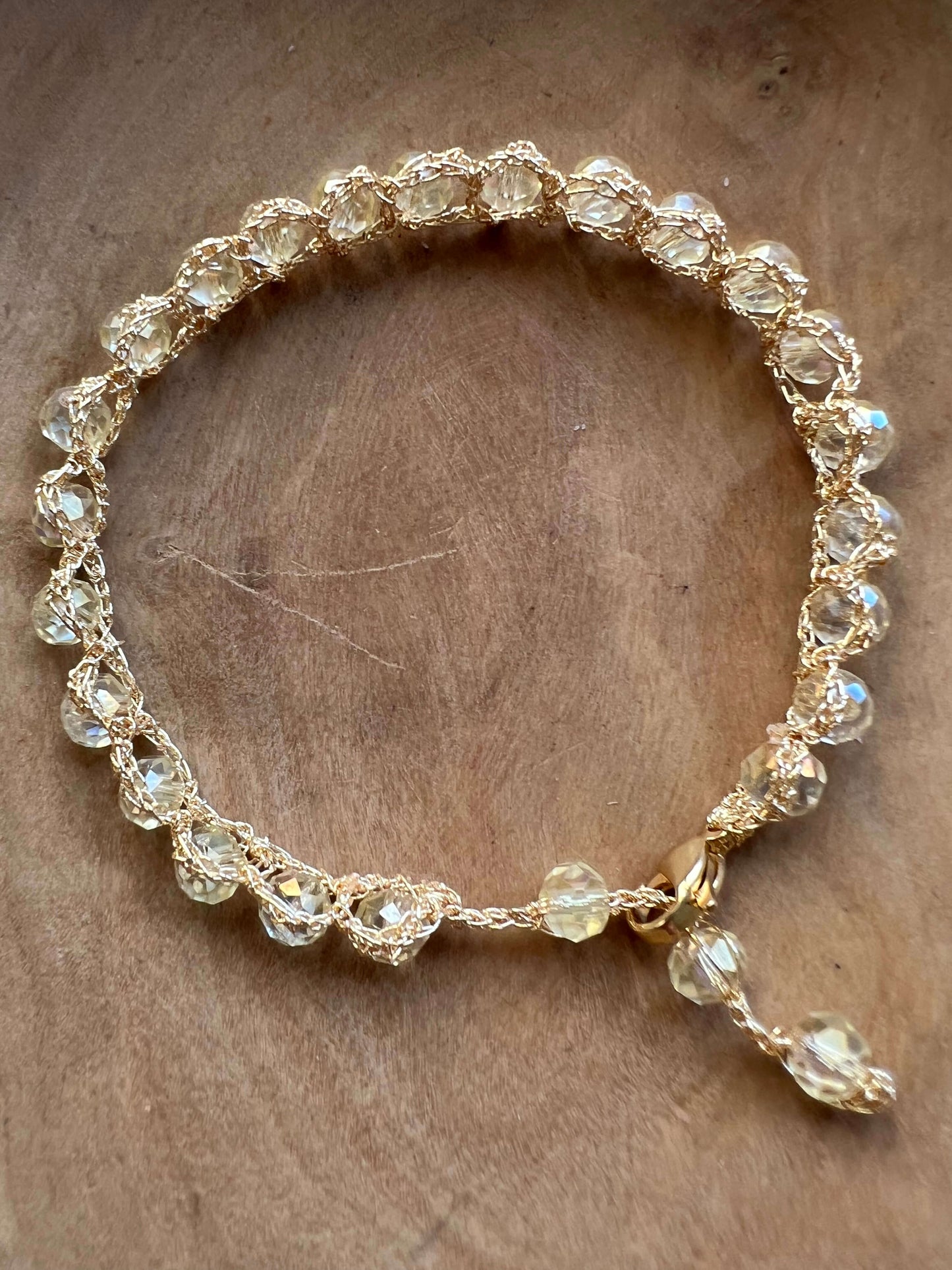 Handmade crochet bracelet with crystals, thin gold thread, adjustable 17–20 cm. Elegant and unique