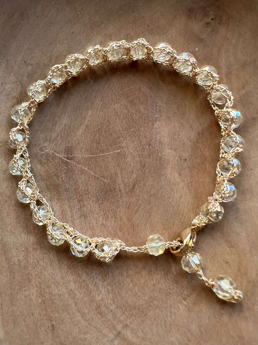 Handmade crochet bracelet with crystals, thin gold thread, adjustable 17–20 cm. Elegant and unique