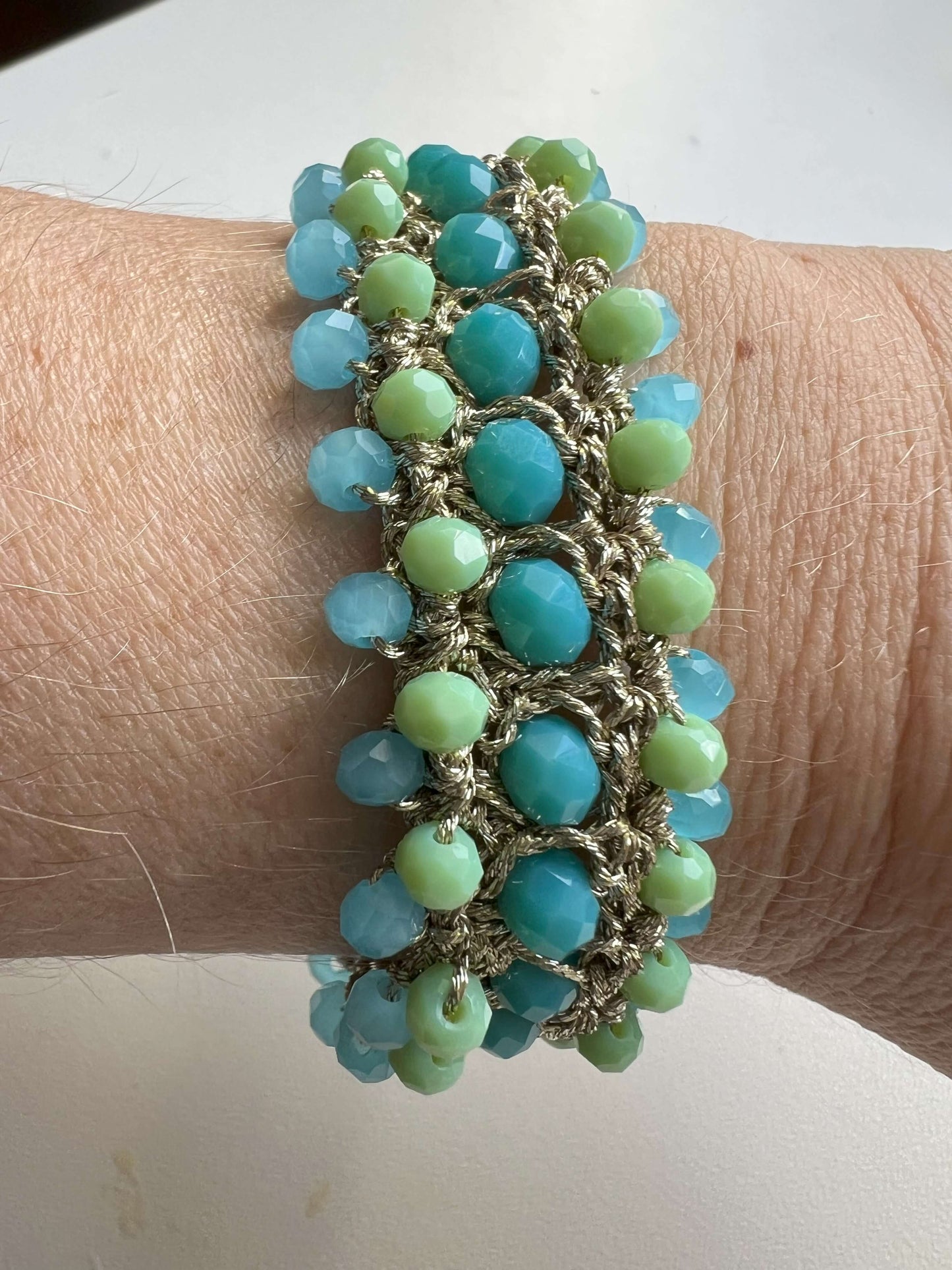 Onda di Luce:bracciale fatto a mano con i crristalli tonalità smeraldo