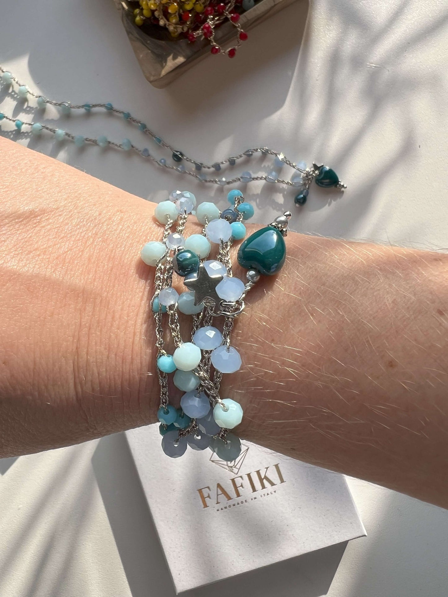Bracciale wrap convertibile Cuore di Laguna con cristalli celesti e charm in ceramica anallergico