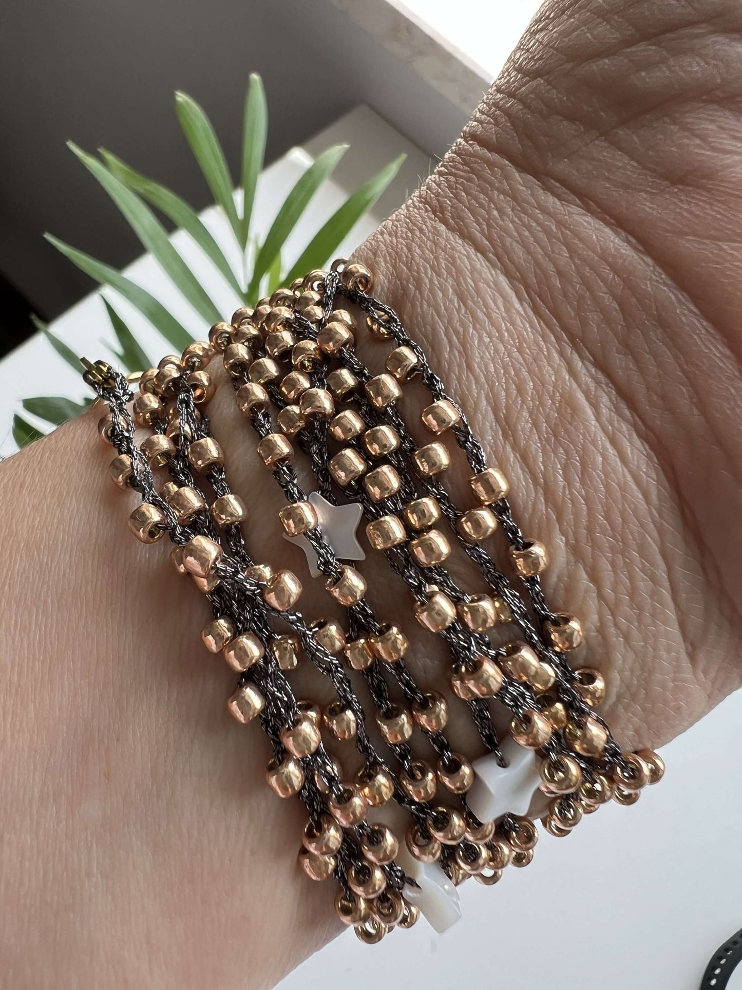 Collana lunga boho chic donna con perline giapponesi e stelle madreperla, indossabile multi giro o bracciale