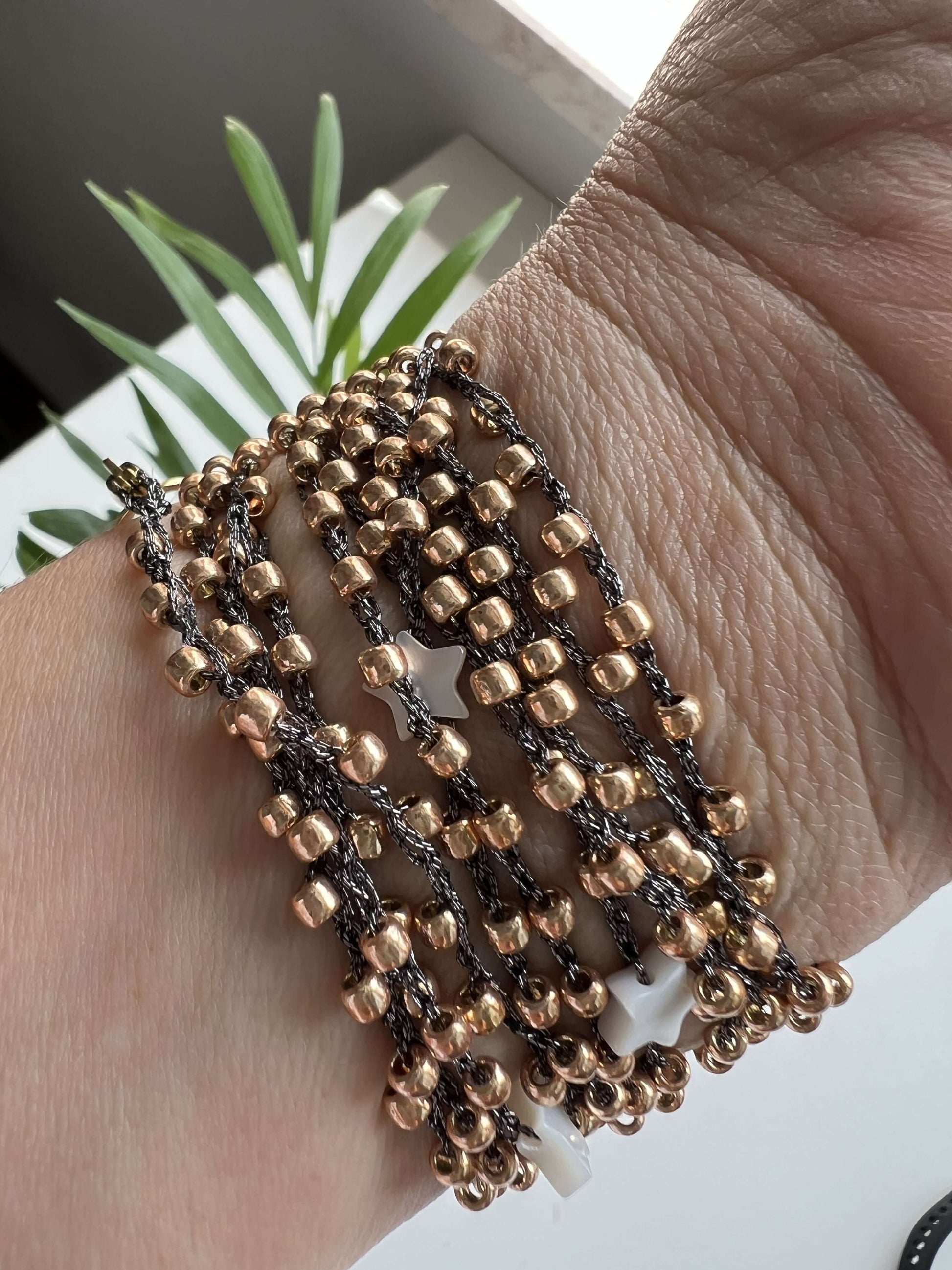 Collana lunga boho chic donna con perline giapponesi e stelle madreperla, indossabile multi giro o bracciale