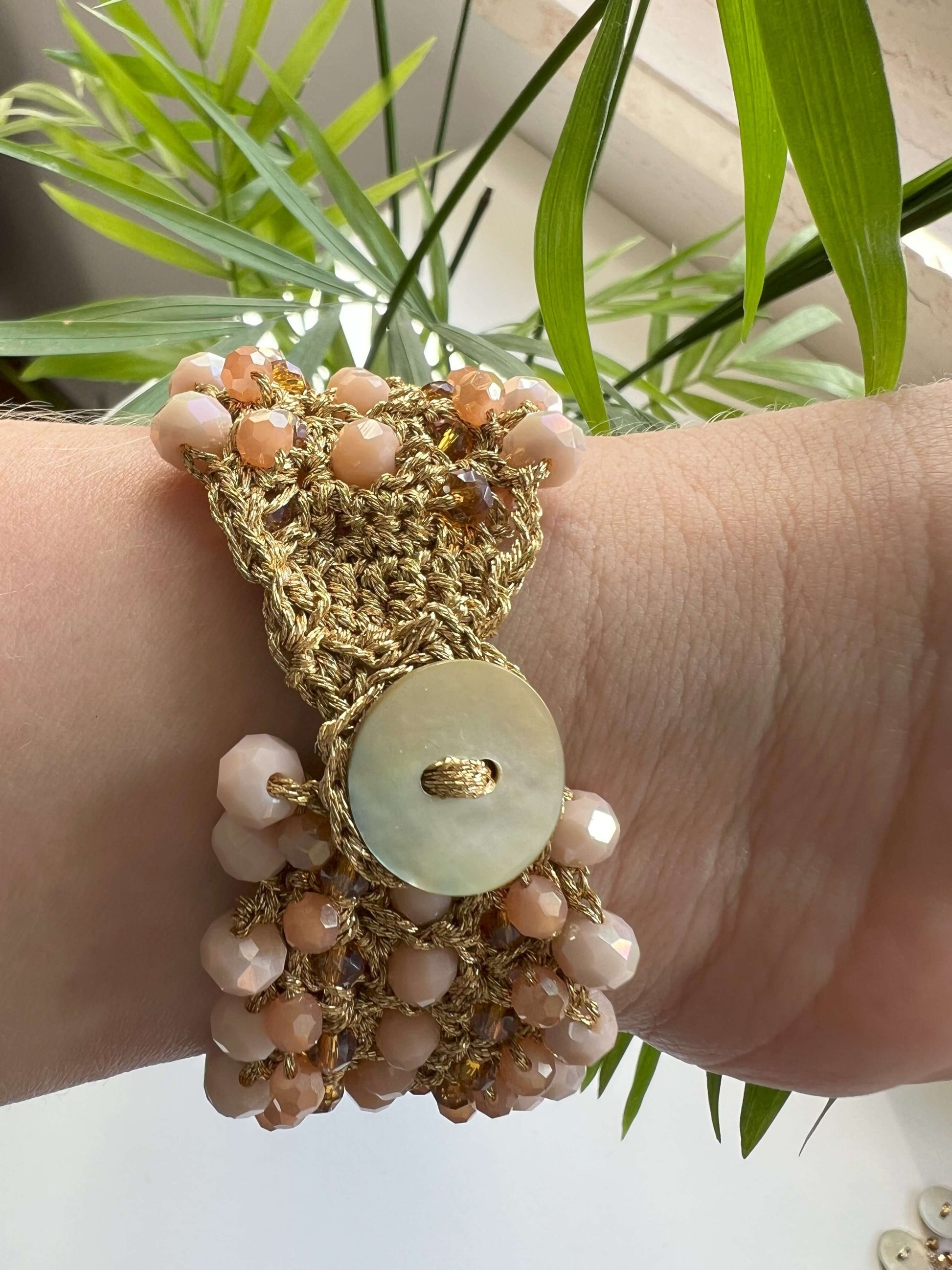 L'Onda Grande irrompe nei grandi eventi. Un bracciale che non passa inosservato, per chi sa che i dettagli fanno la differenza nelle occasioni speciali