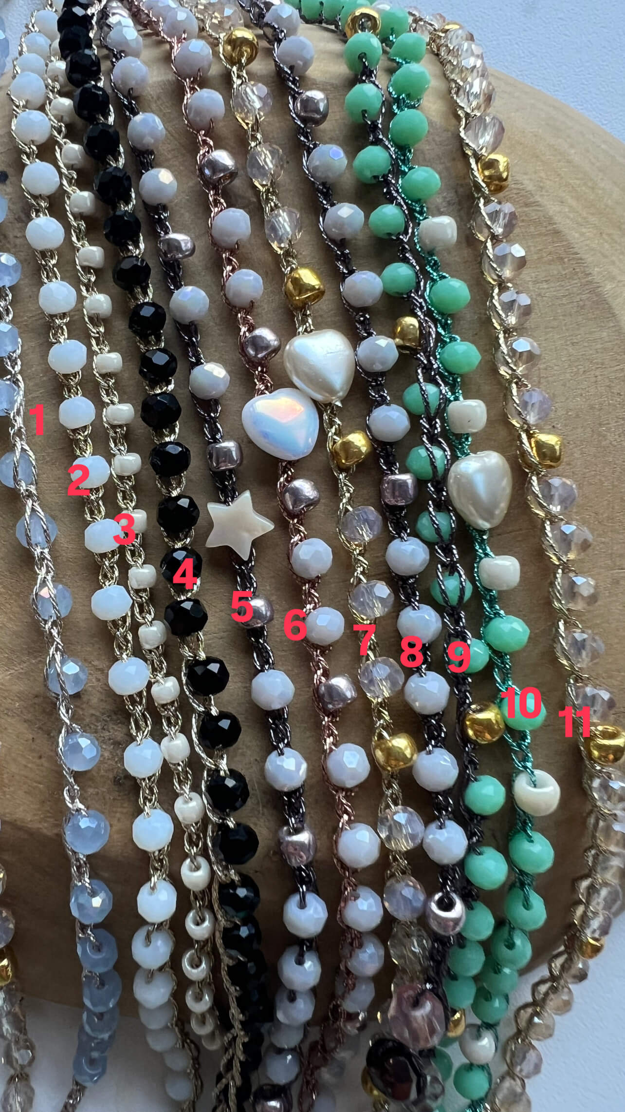 Cavigliere semplici fatte a mano: gioielli minimal eleganti, leggeri e raffinati per ogni occasione.