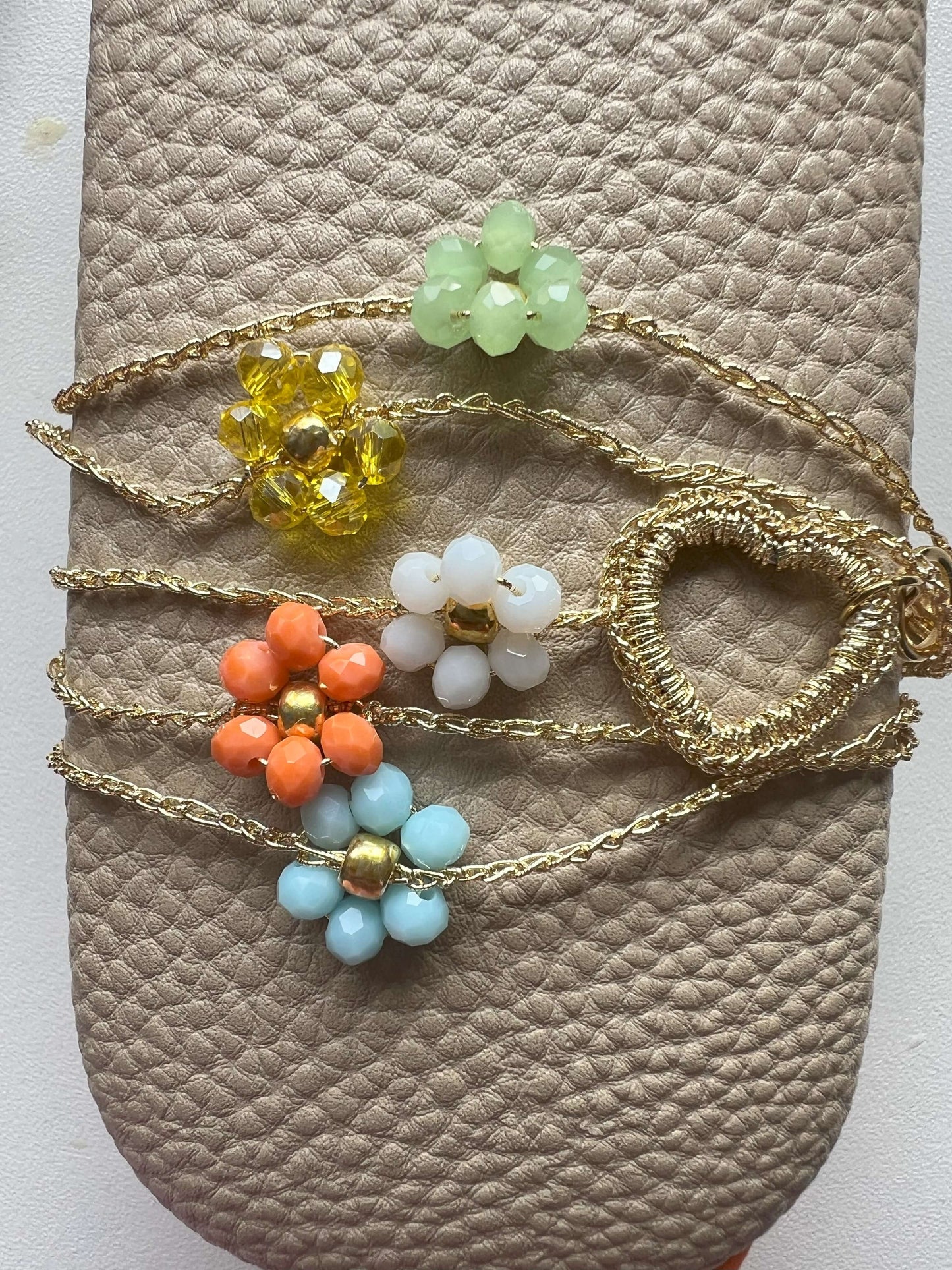 collana floreale uncinetto