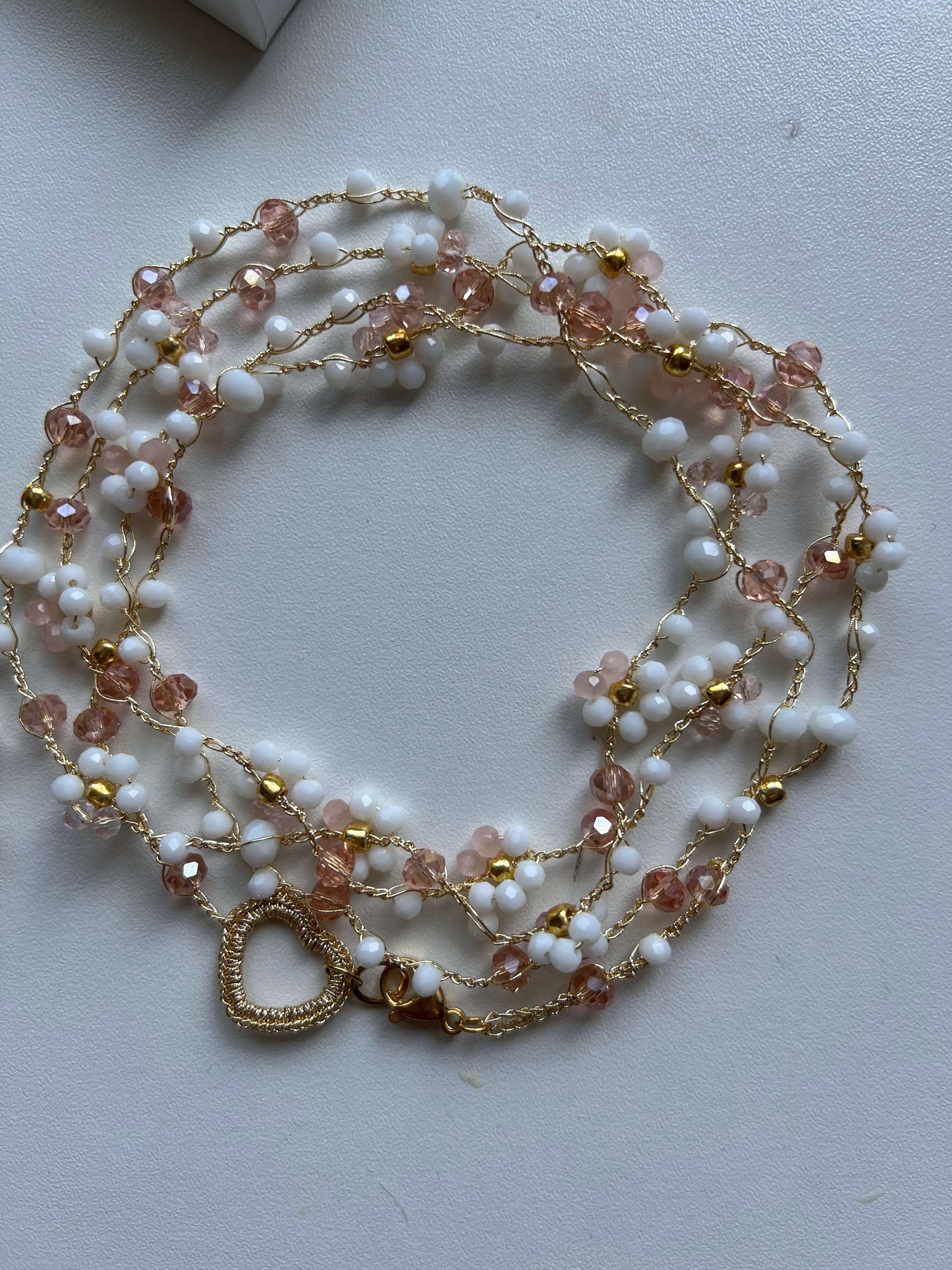 Peonia collana romantica cristalli scintillanti perline giapponesi artigianale. Gioiello matrimonio cerimonia floreale. Bracciale bohemien cuore