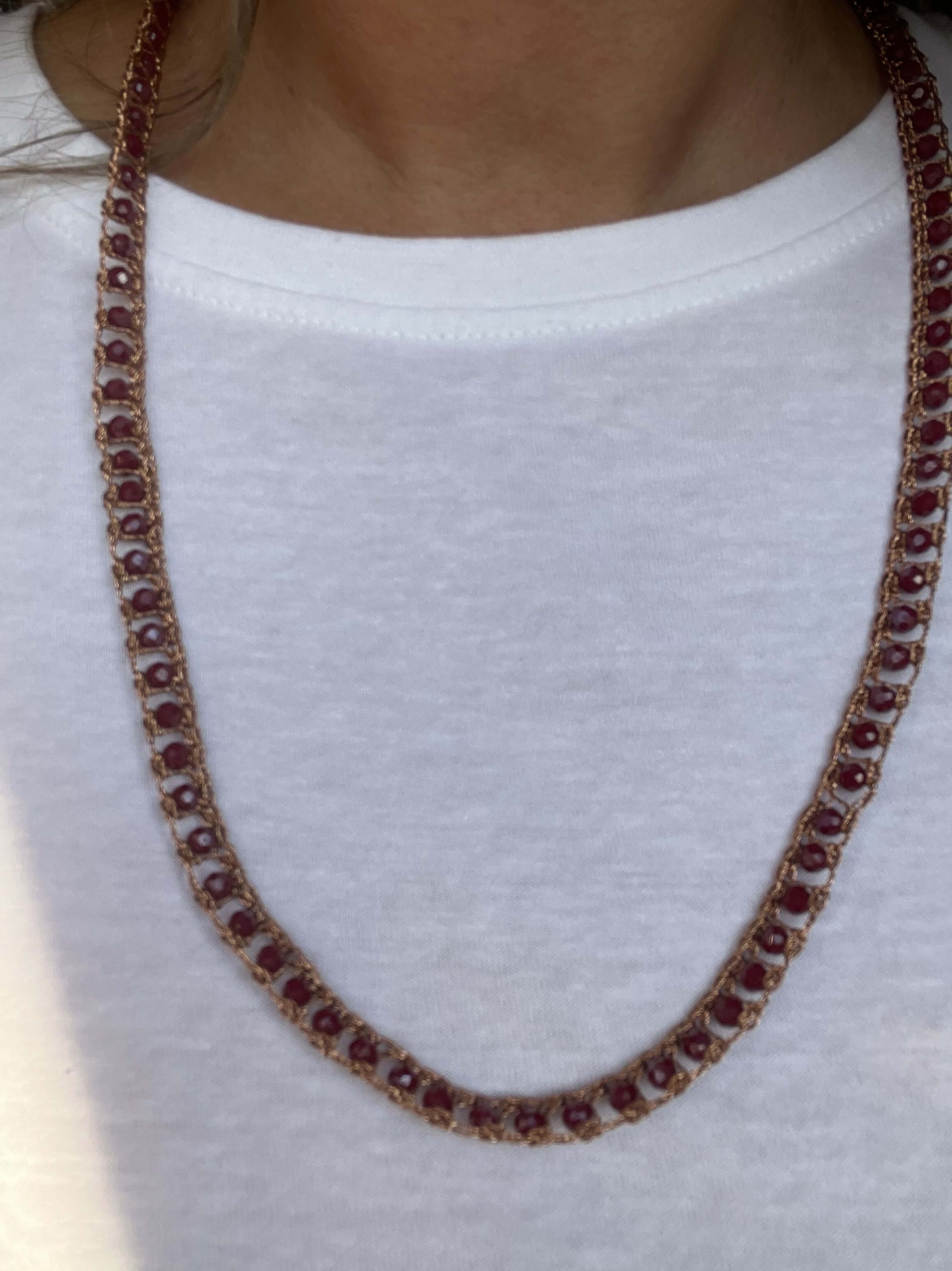 Melarame: collana crochet handmade color rame, analergica e senza metallo. Eleganza naturale per pelli sensibili.