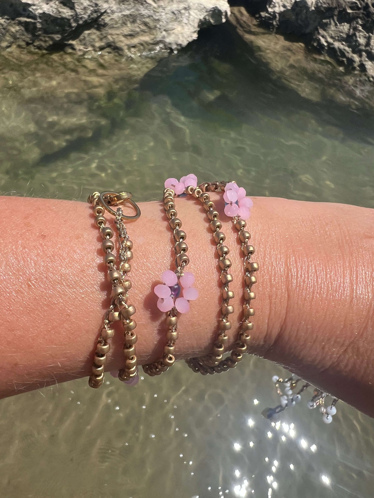 Summer Flower è tornata 🌸 3 in 1: collana, girocollo e bracciale. Leggera, perfetta per l’estate.