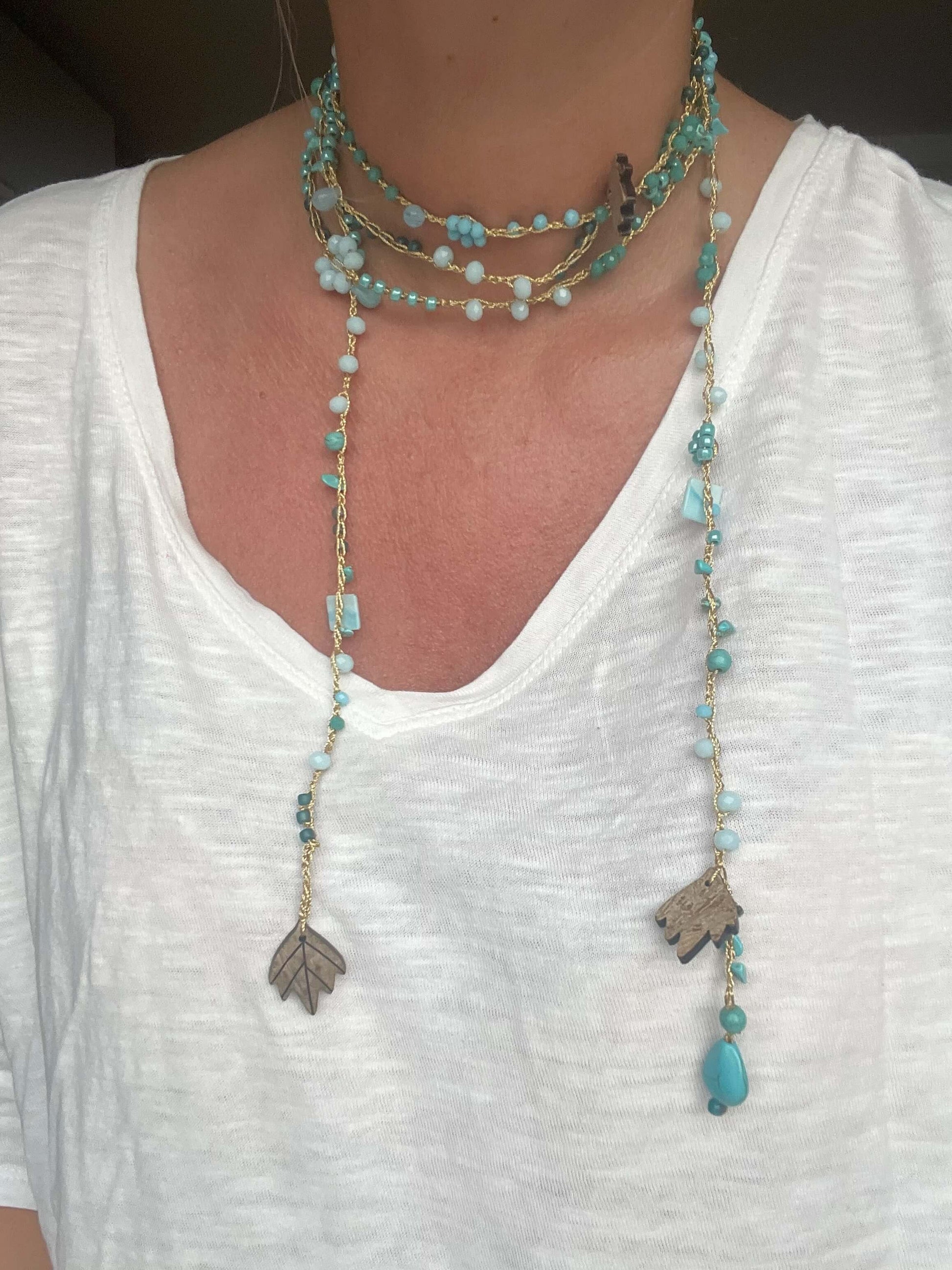 Collana floreale boho chic 180cm, versatile e femminile. Perfetta multigiro o lunga per outfit romantici e creativi.