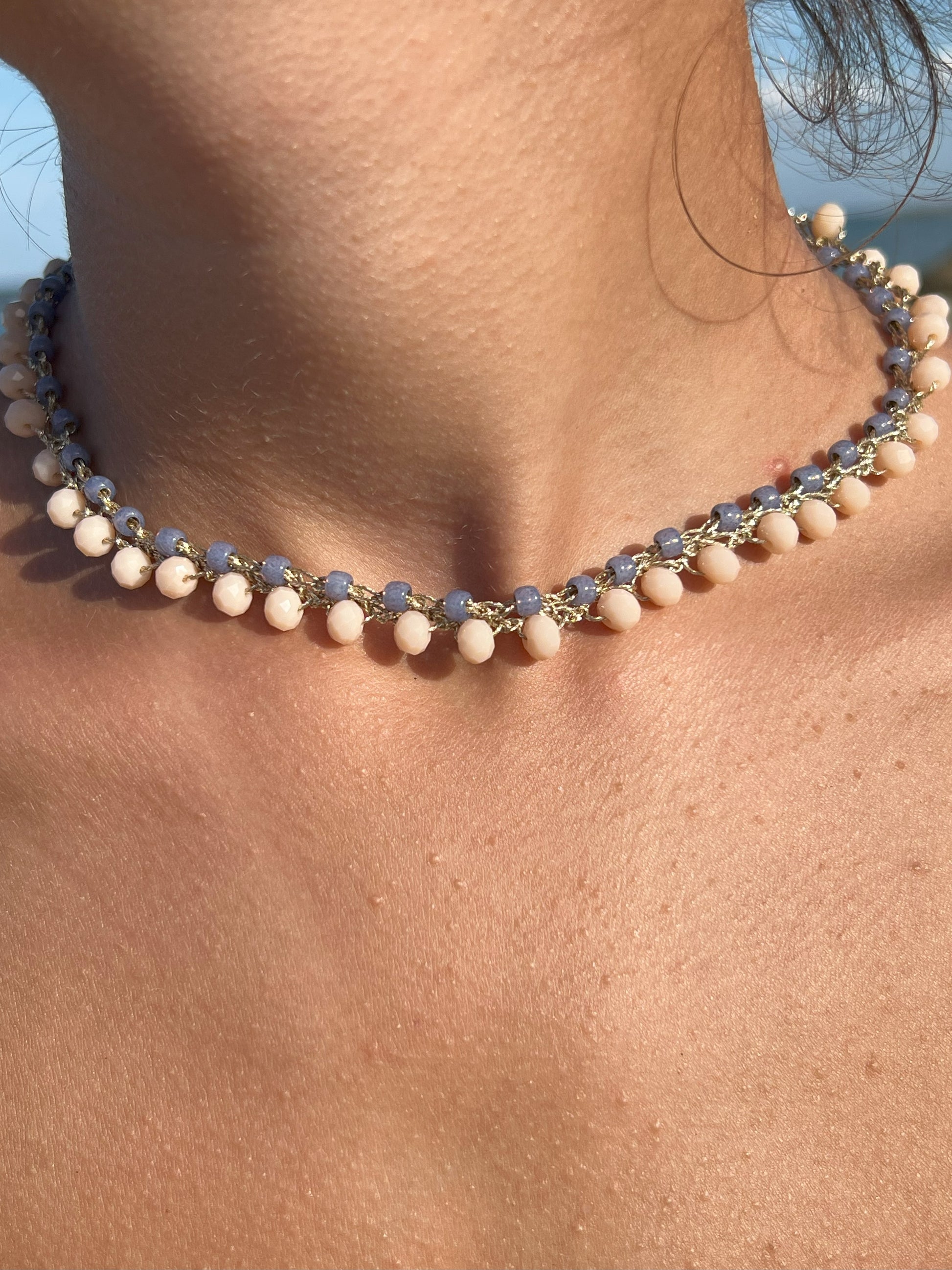 Gioielli boho handmade: il girocollo Gemini unisce cristalli e Toho per un look elegante e personalizzabile.