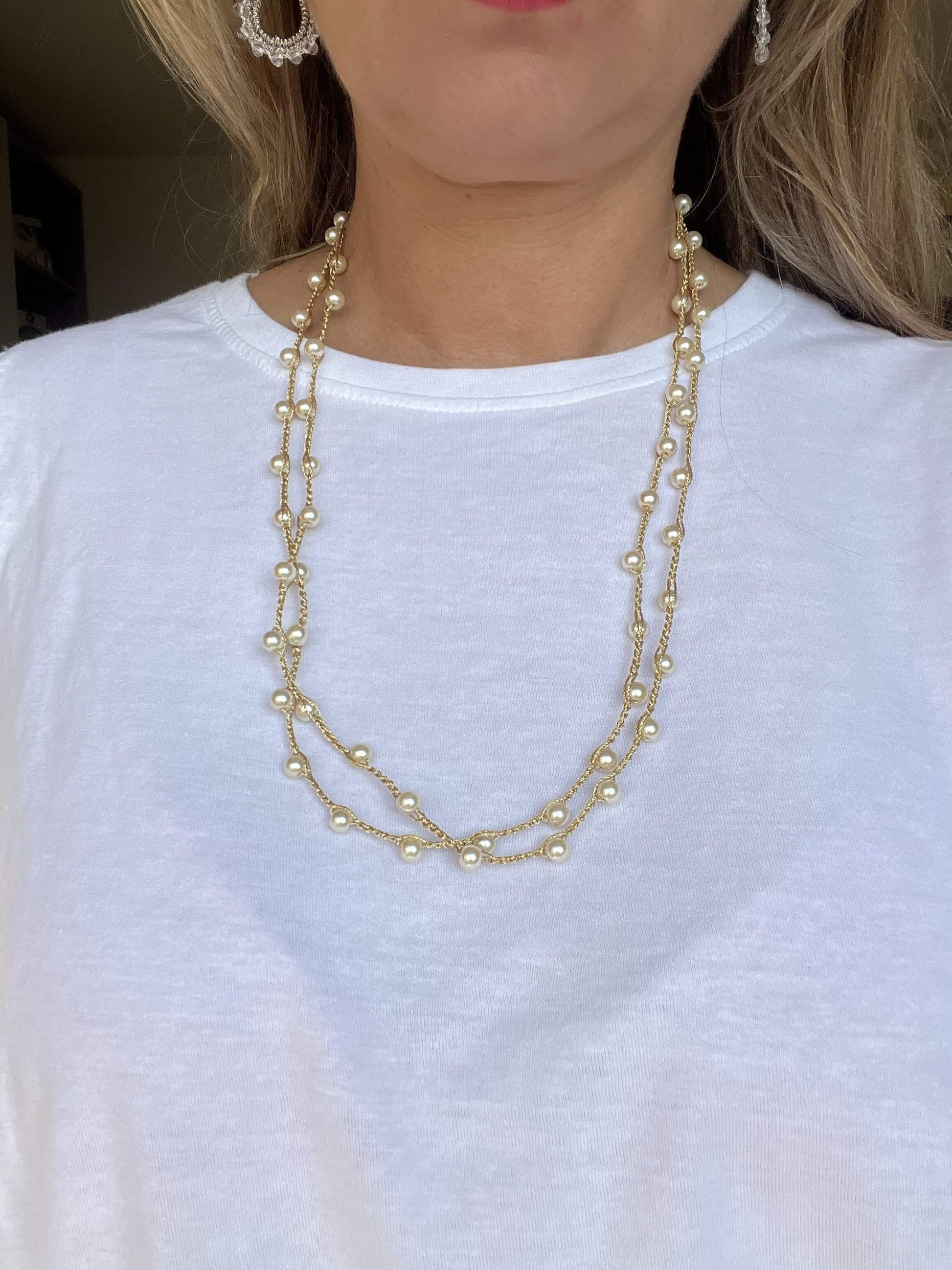 Collana elegante in stile boho: luce, libertà e fascino artigianale in un solo gioiello. Brilla con classe e autenticità.