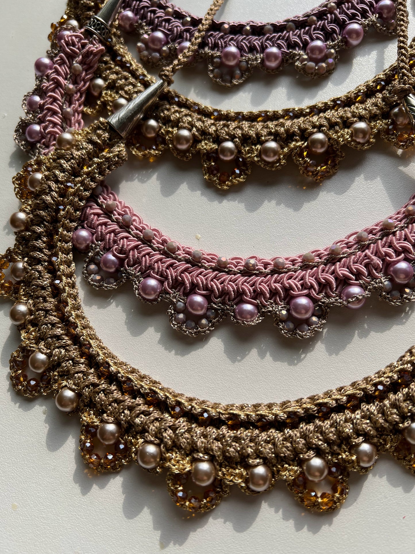 Collier Aurora Boreale: eleganza naturale e stile sofisticato. Ideale per eventi speciali, esalta il tuo look con il tuo colore preferito