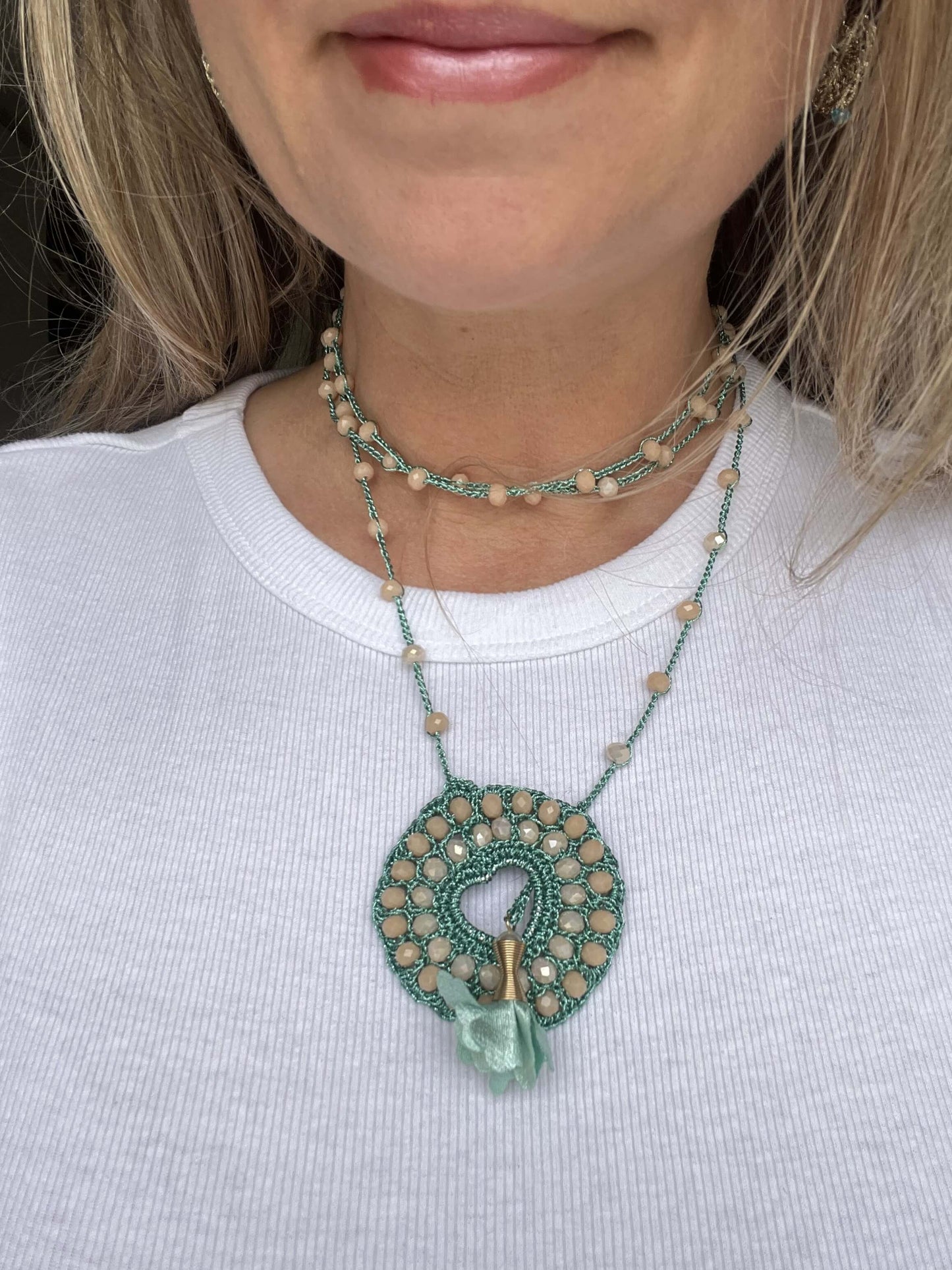 Gioiello boho elegante e irripetibile per matrimoni, cerimonie e feste. Turquoise Heart illumina ogni look con stile unico.