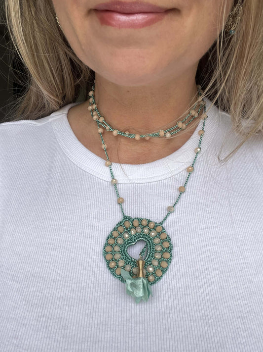 Gioiello boho elegante e irripetibile per matrimoni, cerimonie e feste. Turquoise Heart illumina ogni look con stile unico.