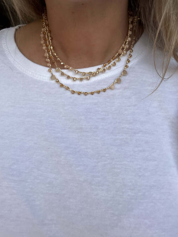 Soleil Bloom, collana boho chic in cristalli dorati. Elegante, handmade e analergica, perfetta per pelli sensibili.