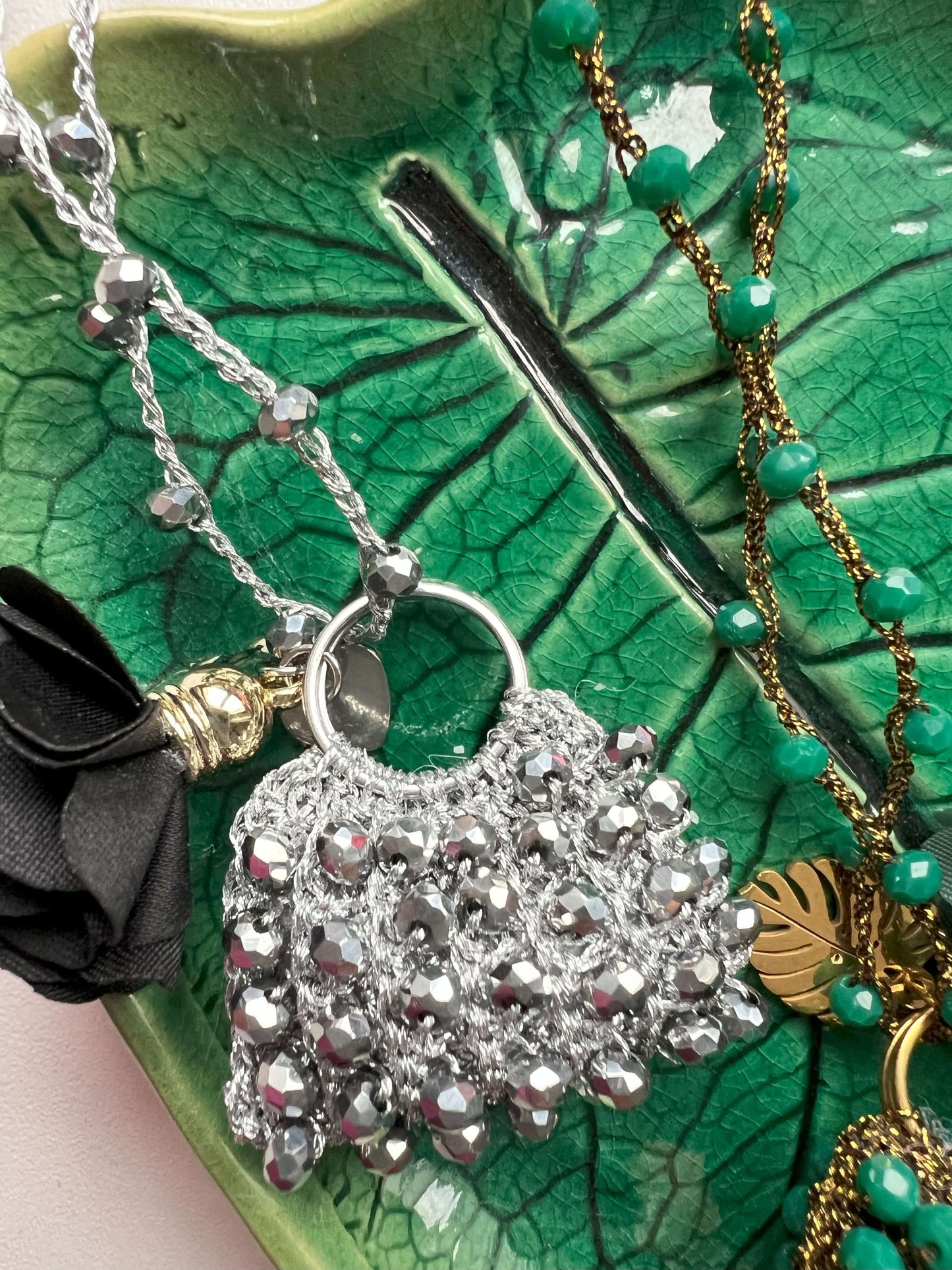 Elegant mini bag pendant necklace with silver crystals and floral charms – perfect gift for her