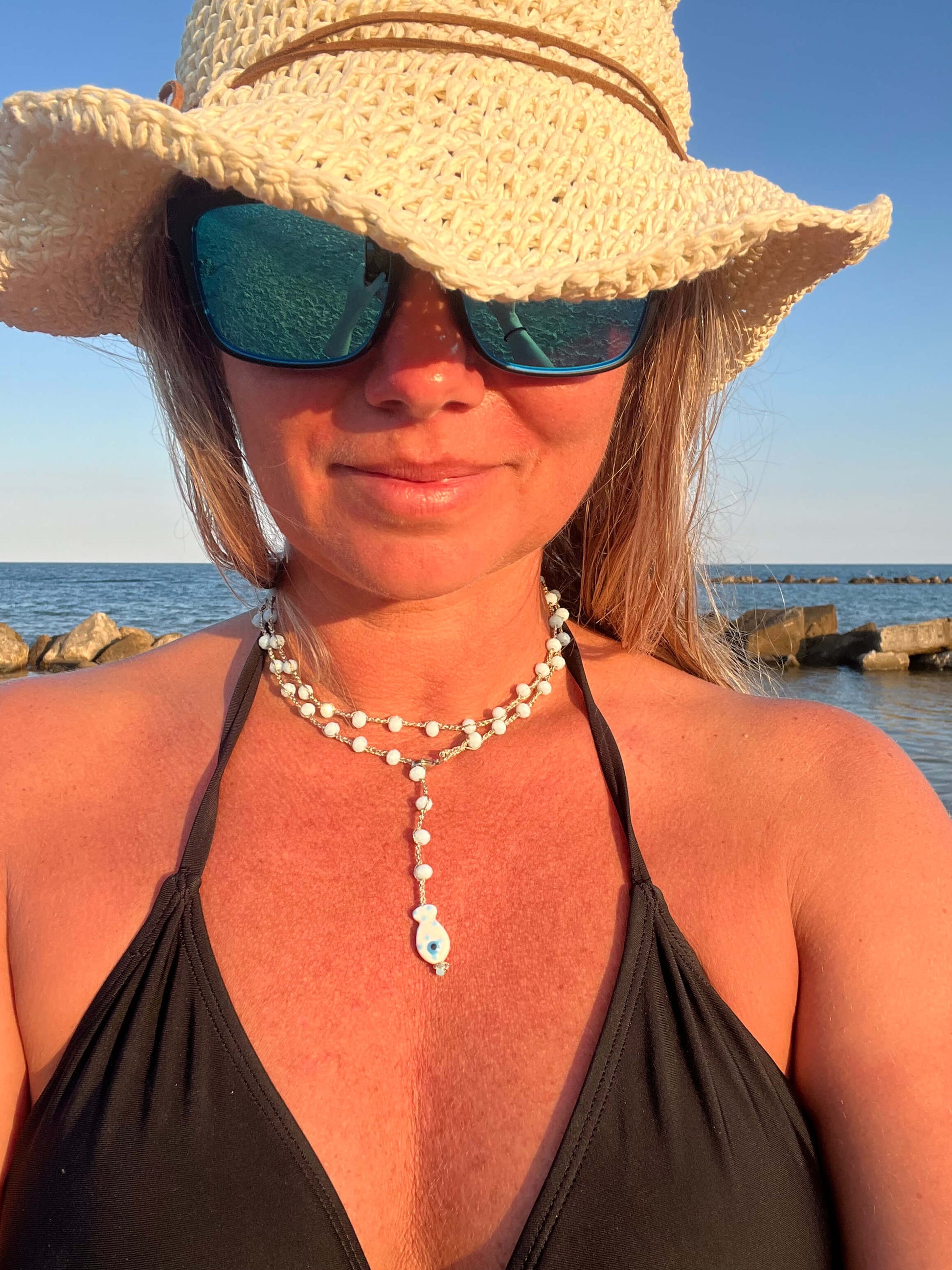 Collana lunga boho chic con pesciolino finale, regolabile e trasformabile in girocollo o bracciale multi giro