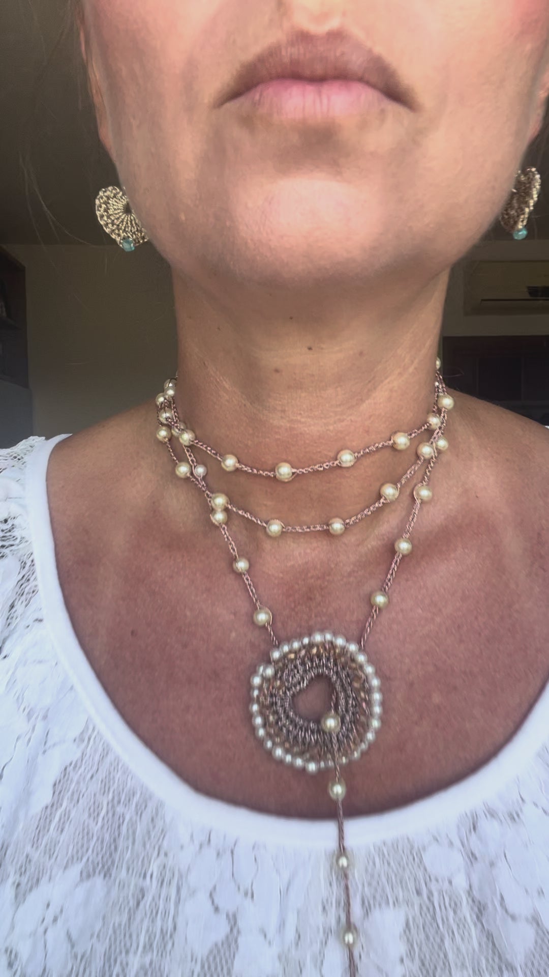 Cerchi una collana elegante da donna? Rose Heart unisce perle e oro rosa per uno stile raffinato e senza tempo.