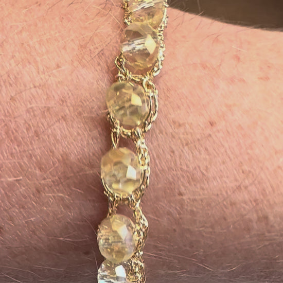 Crochet bracelet with crystals and gold jewelry thread, unique and artisanal, fits wrists 17–20 cm.