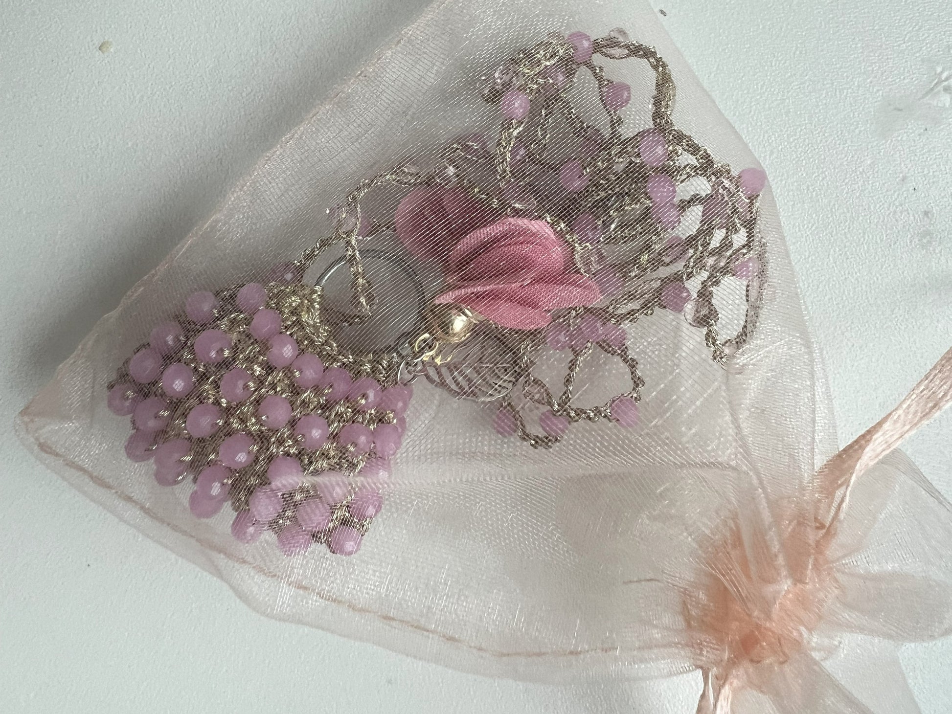 minibag rosa perfetta per ogni occasione: elegante, compatta e di tendenza. Aggiungi un tocco chic al tuo stile con questo accessorio must-have!