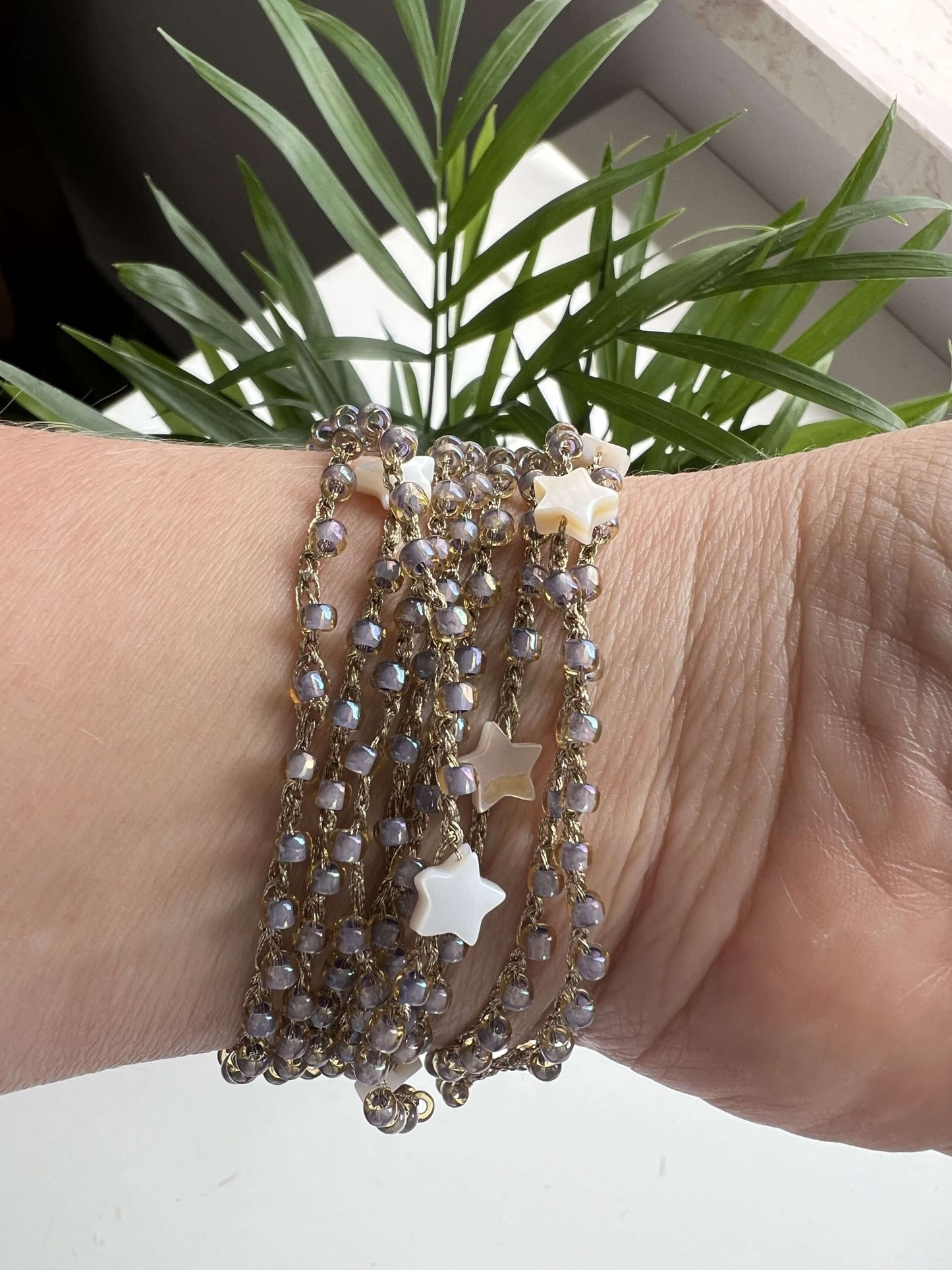 Collana estiva lunga donna elegante con perline giapponesi e madreperla, look boho chic versatile