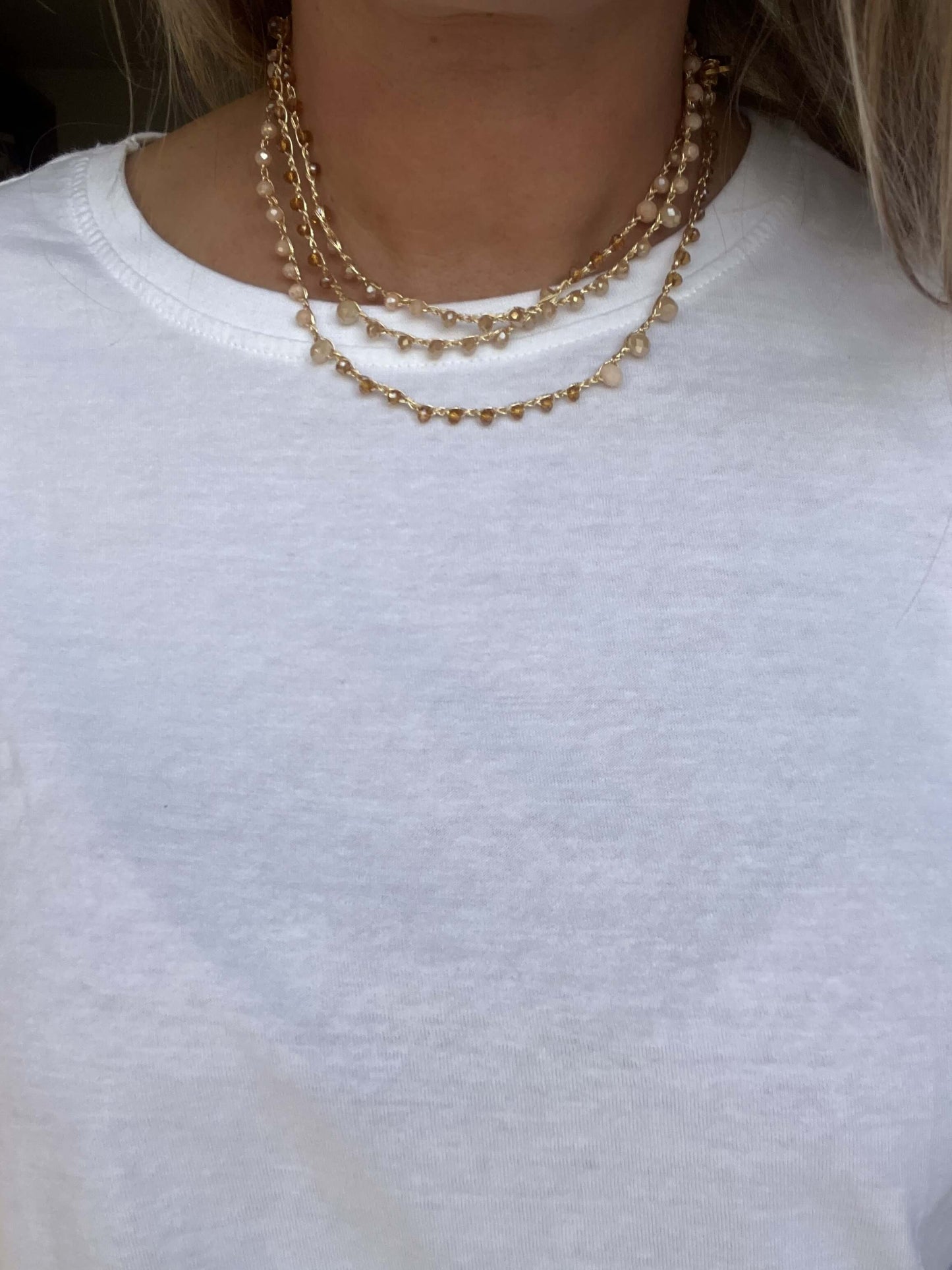 Soleil Bloom, collana boho handmade in cristalli dorati. Eleganza naturale e luce calda in un gioiello artigianale