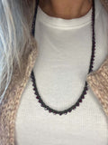 Esprimi la tua essenza! 🌿 Collana handmade con dettagli in tonalità vino e marrone. Perfetta per chi ama stile, natura ed eleganza! 💜🍷
