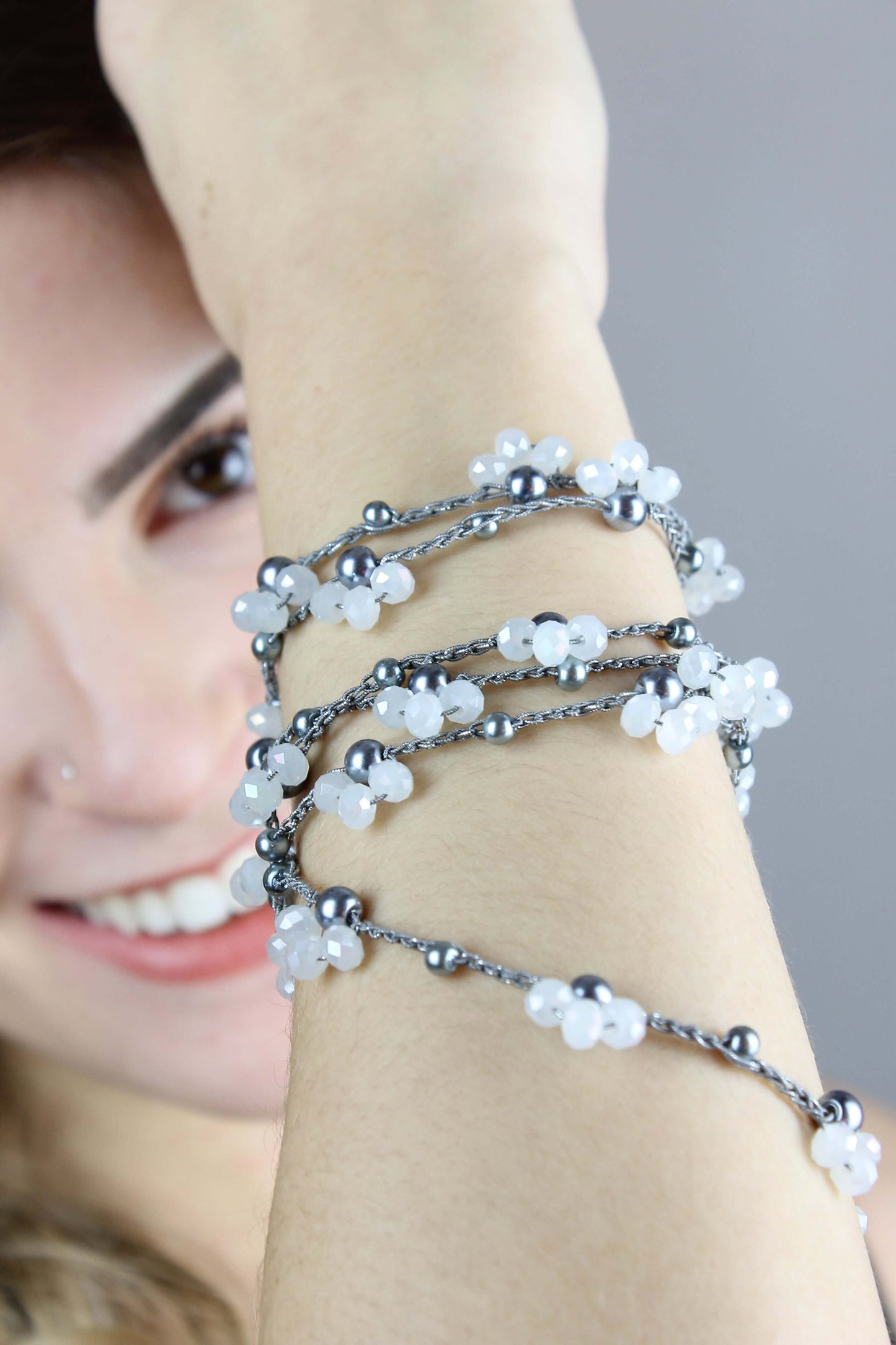 Collana Grey - collana all'uncinetto e perline - fafiki