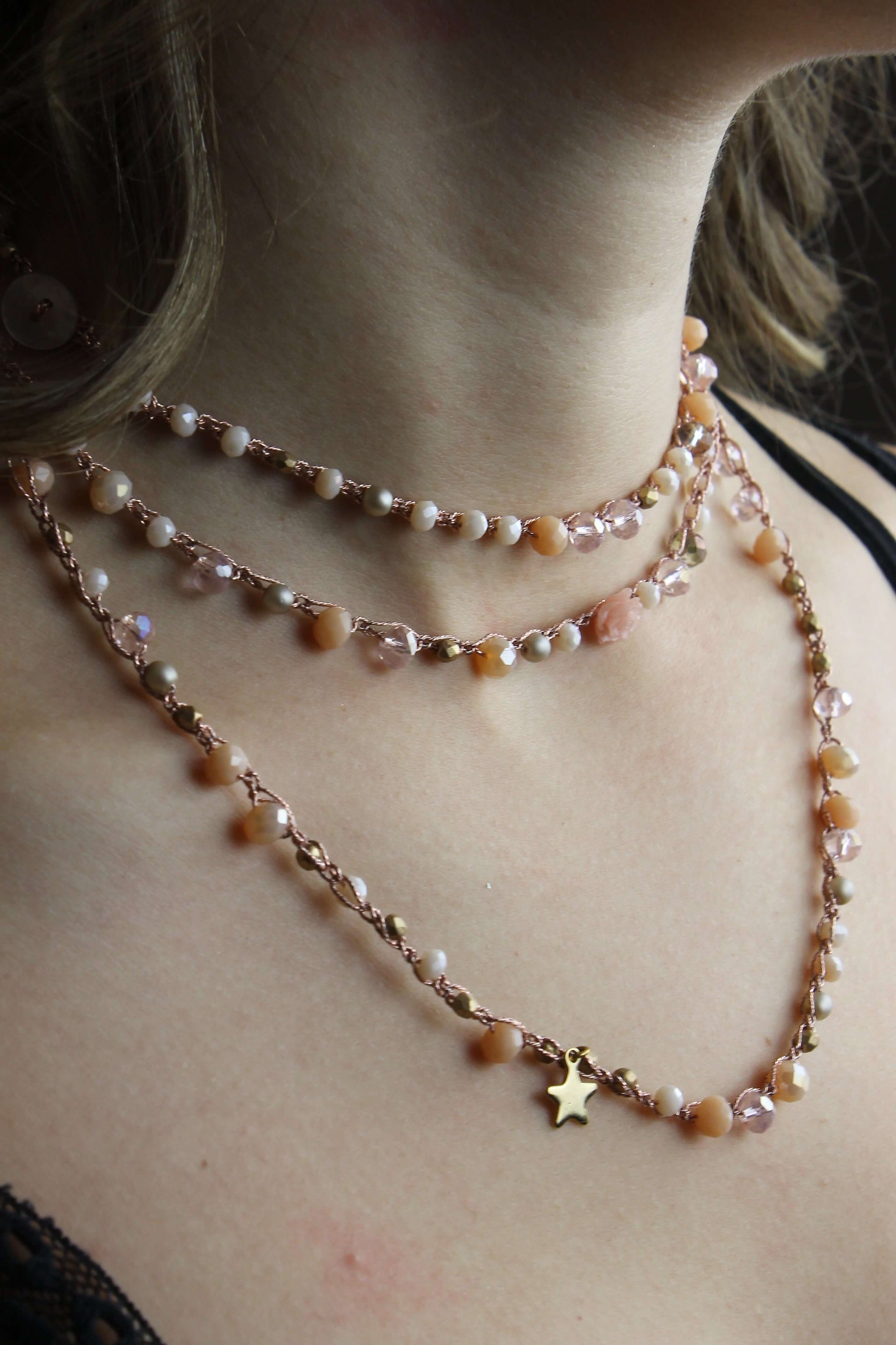 Collana Cipria - collana artigianale all'uncinetto e perline oro rosa boho chic - fafiki